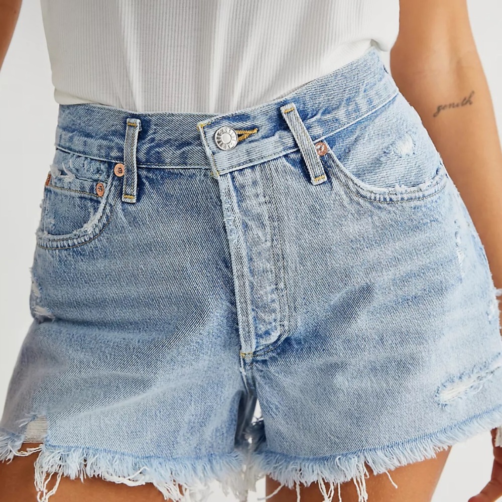 Agolde Parker Shorts size 25 never worn. No tags. Sold as is.
